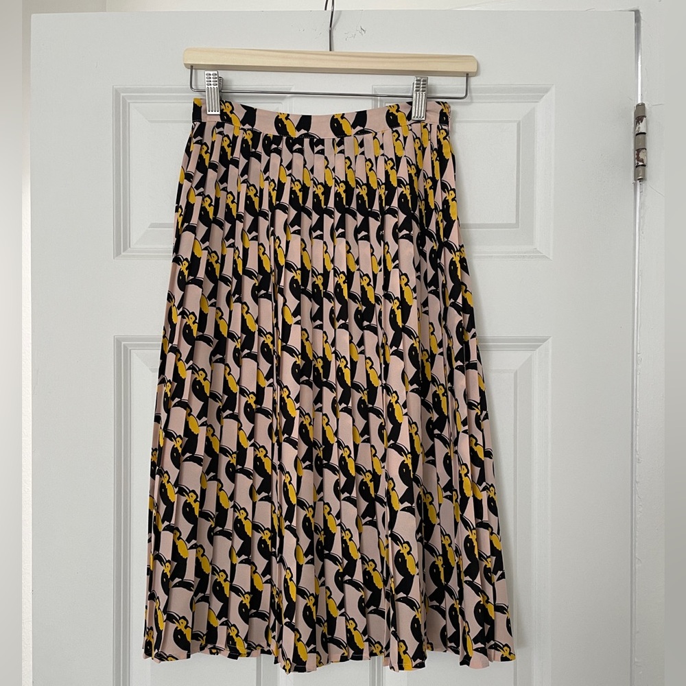 EUC Avec Les Filles | Toucan Pleated Skirt